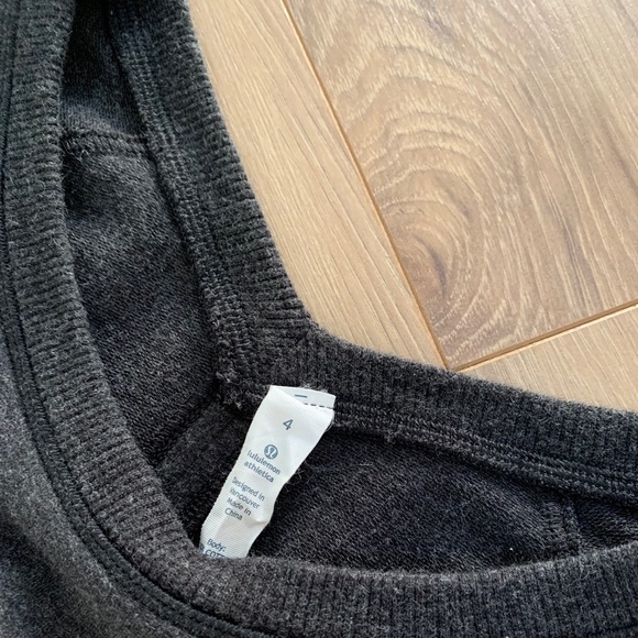 LULULEMON Sweatshirt Tshirt Top Pullover XS 4 - Picture 3 of 5